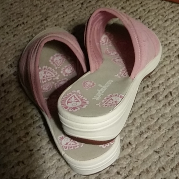 Shoes - Picture 4 of 5